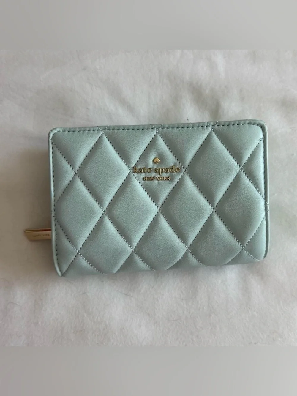 Kate Spade New York Outlet Quilted Medium Bifold Wallet in Crisp Sky Blue